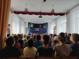 дети смотрят спектакль 1 дети смотрят спектакль 1.